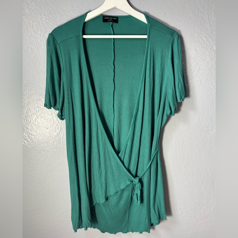 Lane Bryant plus size wrap shirt. SZ‎ 18/20 Rayon/spandex. Short sleeve v-neck